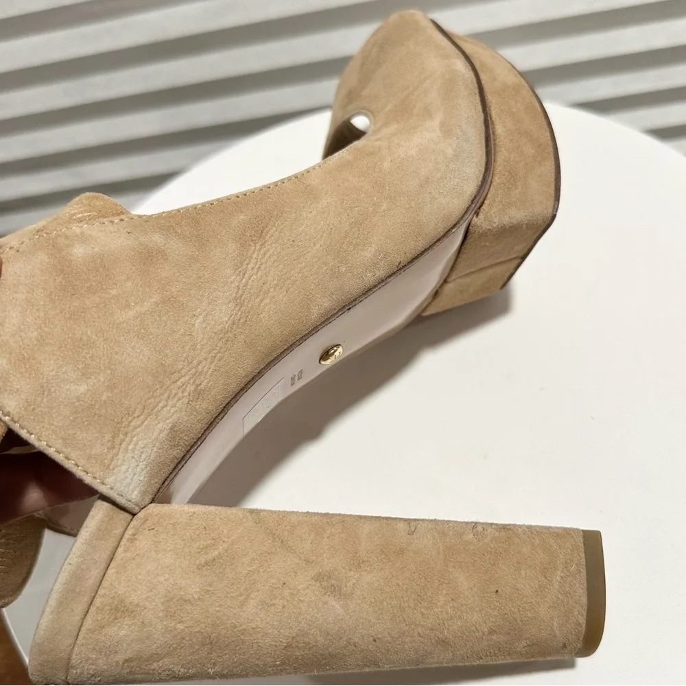 🌸PELLE MODA🌸 Pacey Peep Toe Platform Sandal In Latte Size: 11M